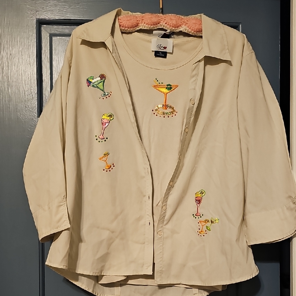 VINTAGE RARE Casual Kiss Tan Shirt Tee Shirt Drinks Embroidery Patches 80s Xl